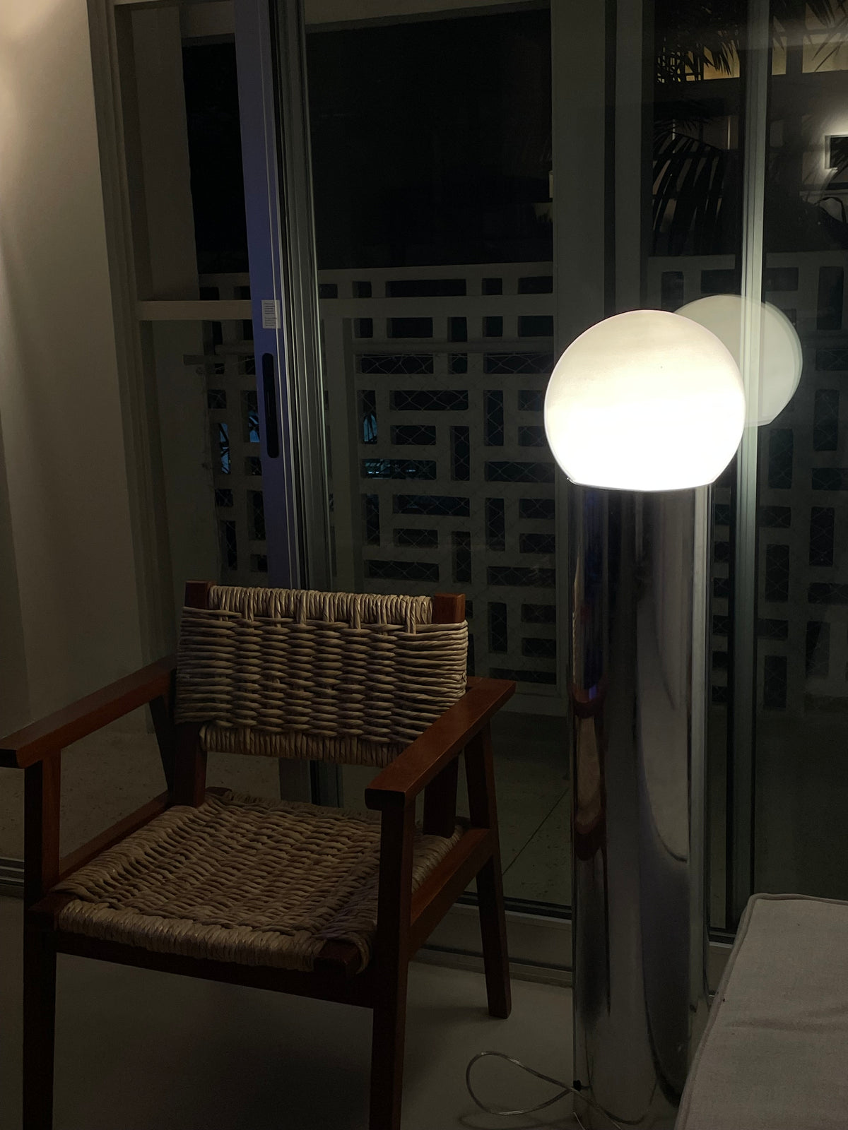 IRIS FLOOR LAMP